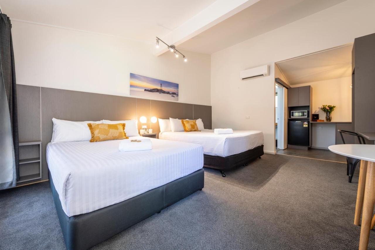 Fern Bay Motel Kültér fotó