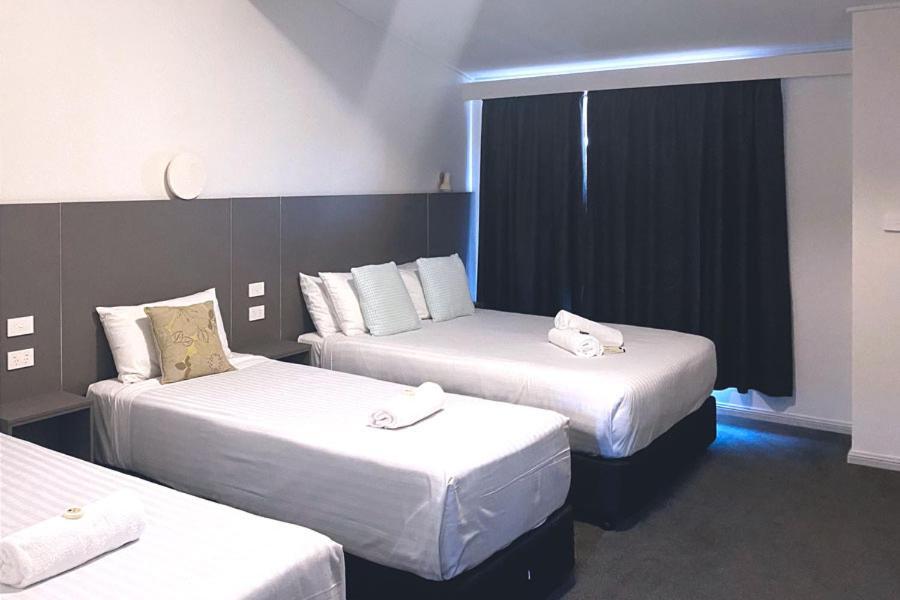 Fern Bay Motel Kültér fotó