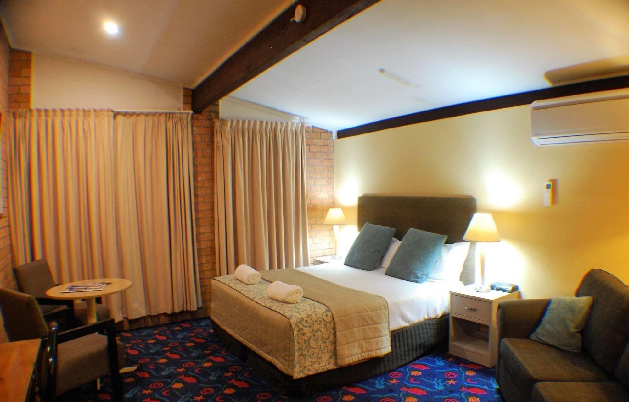 Fern Bay Motel Kültér fotó