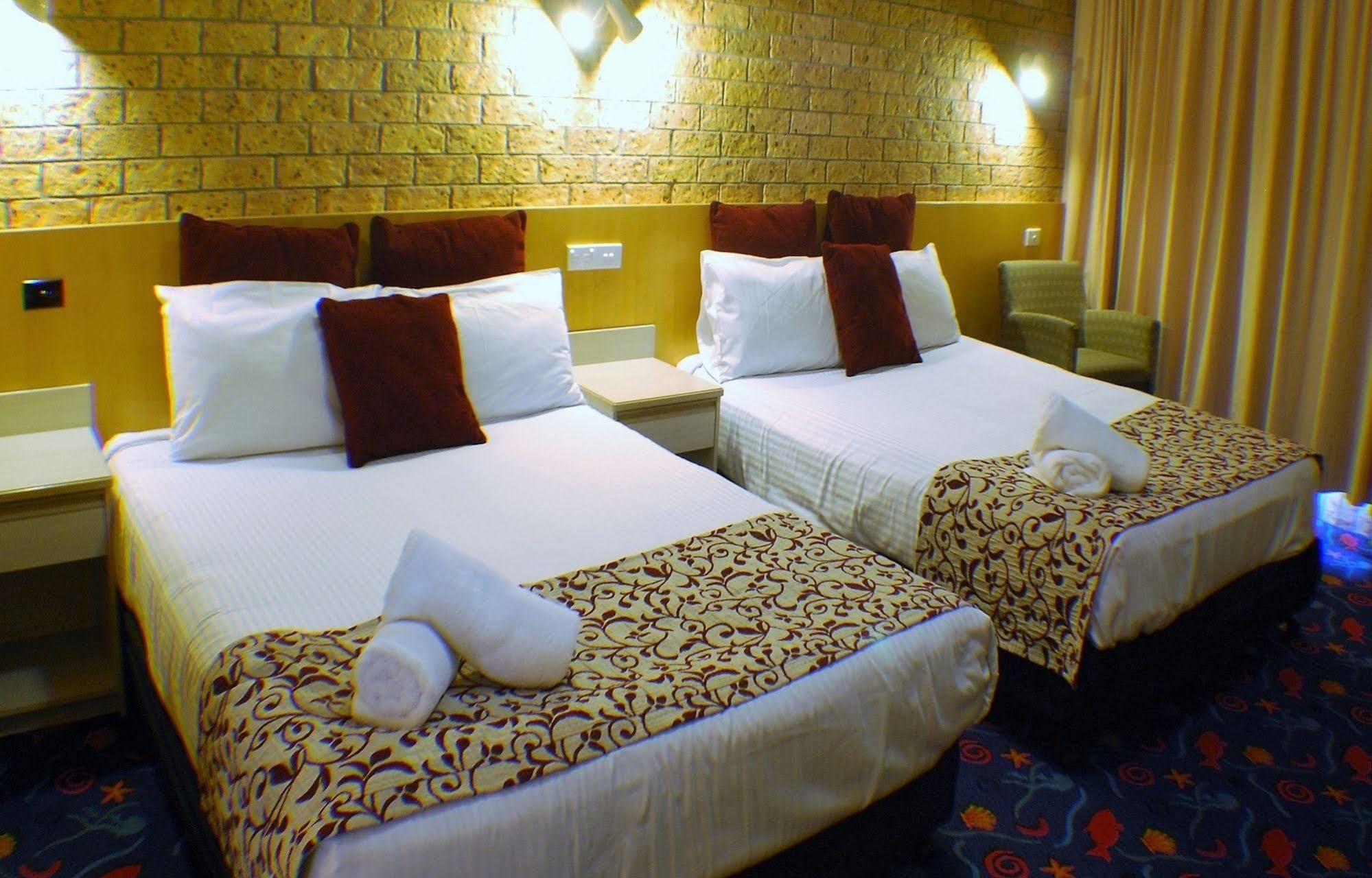 Fern Bay Motel Kültér fotó