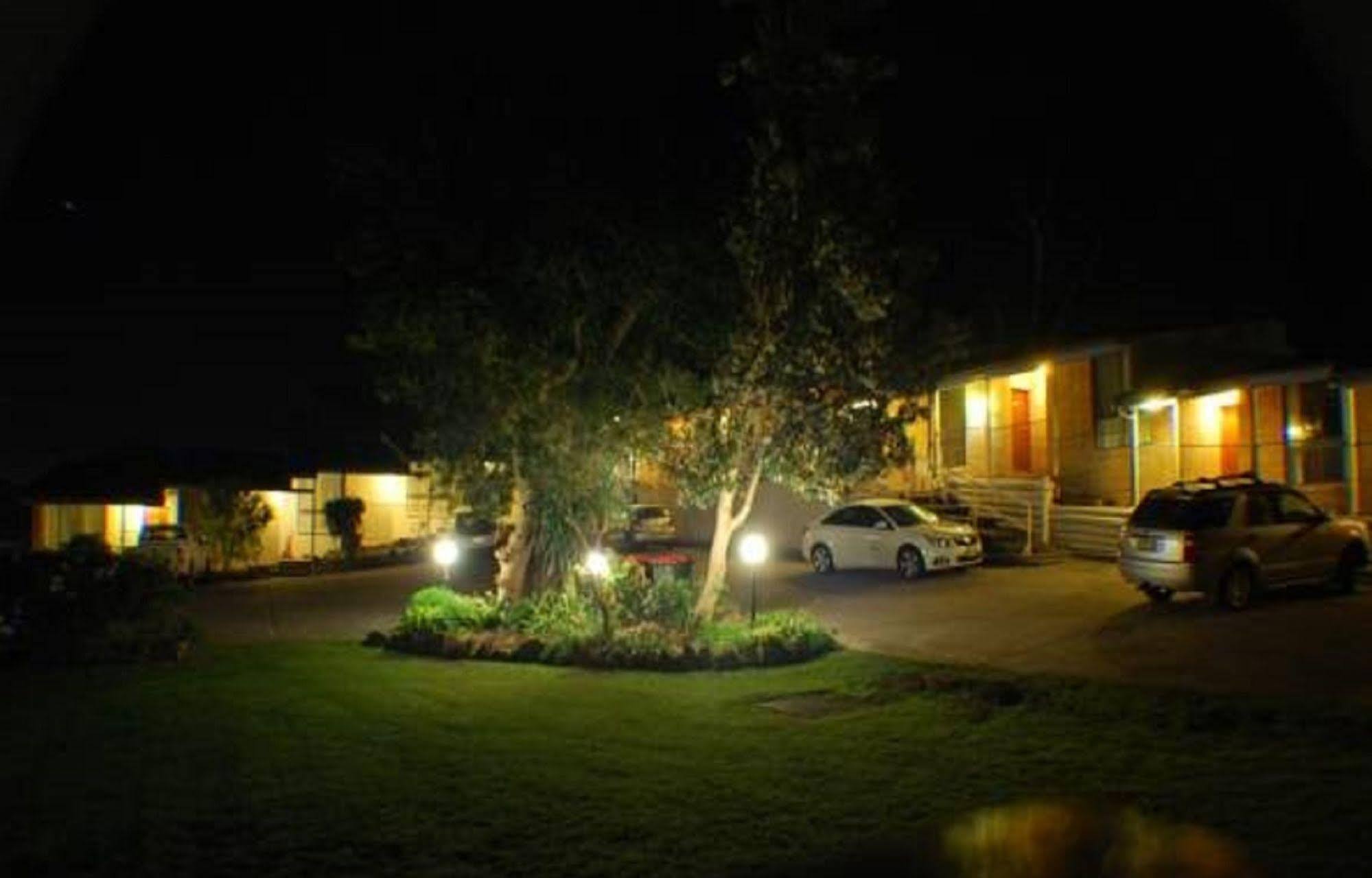 Fern Bay Motel Kültér fotó